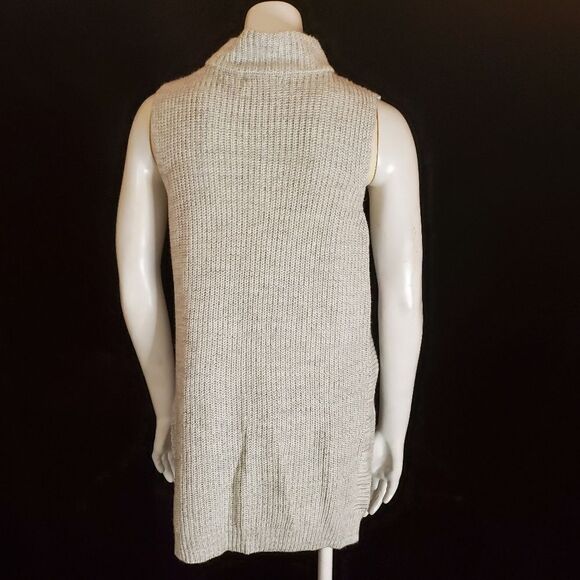 Cloud Chaser Gray Mock Turtleneck Sleeveless Sweater - Picture 4 of 5